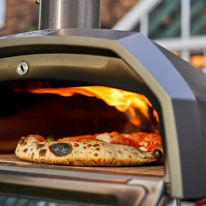 Ooni® Karu 2 Pizzaofen für verschiedene Brennstoffe
