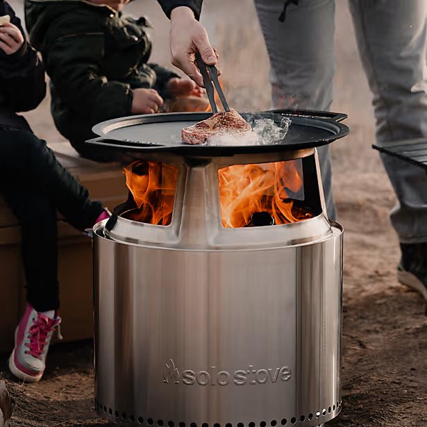 Solo Stove® Bonfire Gusseisen-Plancha mit Halterung